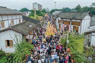 勒韦尔：森林狼在末节的执行力很棒 我们在下半场太粘球